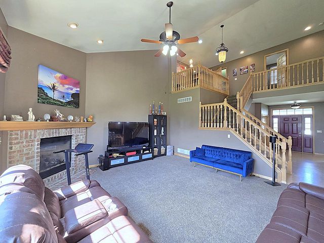 9729 W Prairie Grass WAY, Franklin, WI 53132
