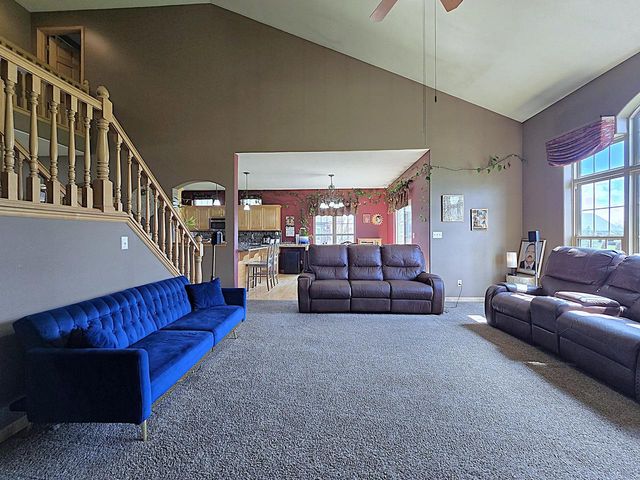 9729 W Prairie Grass WAY, Franklin, WI 53132