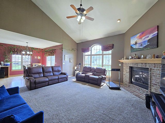9729 W Prairie Grass WAY, Franklin, WI 53132