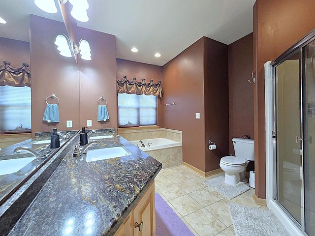 9729 W Prairie Grass WAY, Franklin, WI 53132