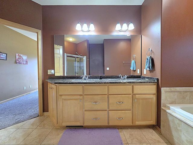 9729 W Prairie Grass WAY, Franklin, WI 53132