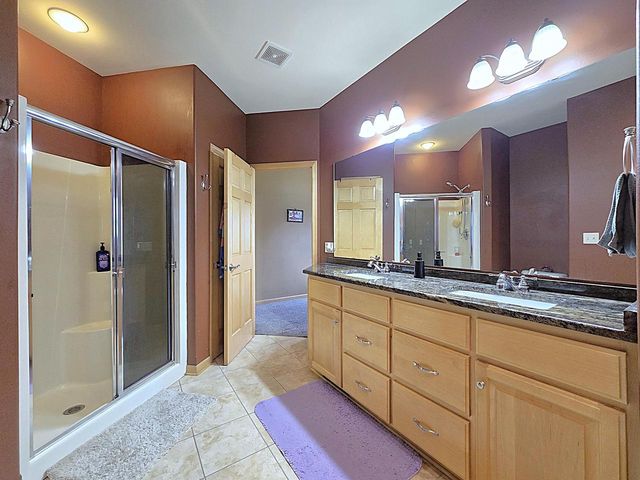 9729 W Prairie Grass WAY, Franklin, WI 53132