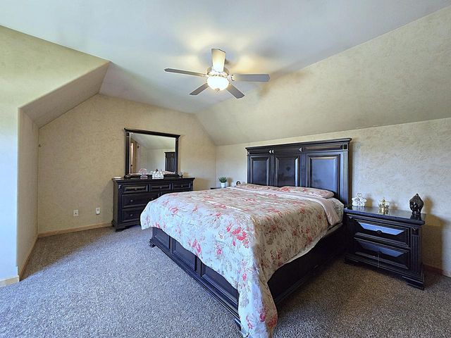 9729 W Prairie Grass WAY, Franklin, WI 53132