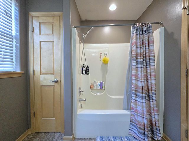 9729 W Prairie Grass WAY, Franklin, WI 53132