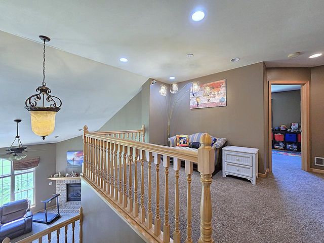 9729 W Prairie Grass WAY, Franklin, WI 53132