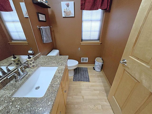 9729 W Prairie Grass WAY, Franklin, WI 53132