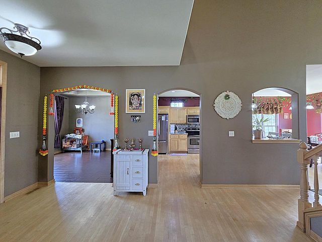 9729 W Prairie Grass WAY, Franklin, WI 53132