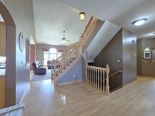 9729 W Prairie Grass WAY, Franklin, WI 53132