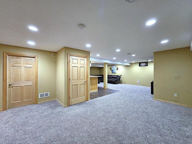 9729 W Prairie Grass WAY, Franklin, WI 53132
