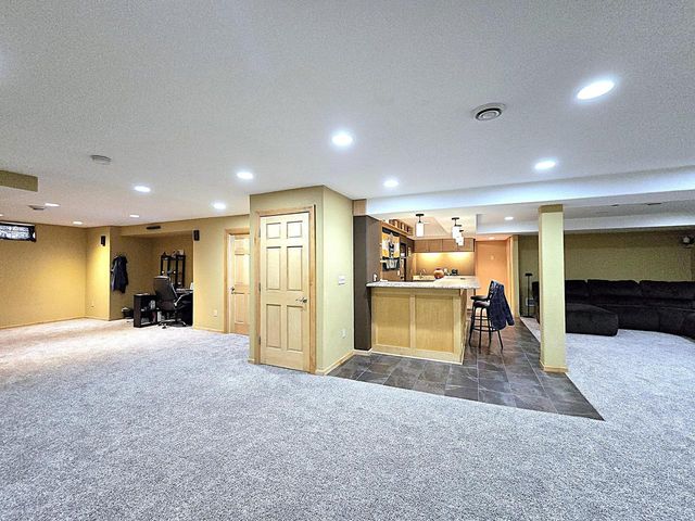 9729 W Prairie Grass WAY, Franklin, WI 53132