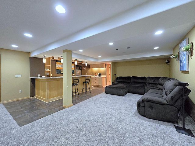 9729 W Prairie Grass WAY, Franklin, WI 53132