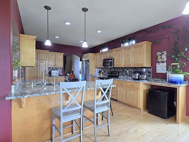 9729 W Prairie Grass WAY, Franklin, WI 53132