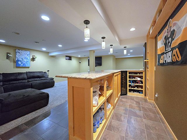 9729 W Prairie Grass WAY, Franklin, WI 53132
