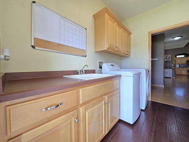 9729 W Prairie Grass WAY, Franklin, WI 53132