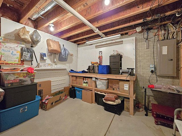 9729 W Prairie Grass WAY, Franklin, WI 53132