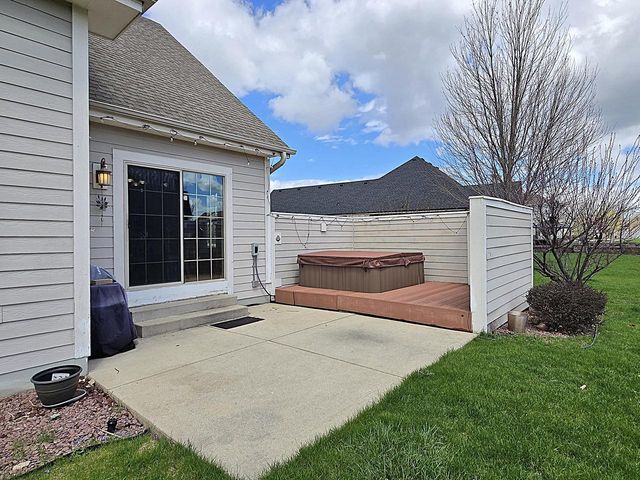 9729 W Prairie Grass WAY, Franklin, WI 53132