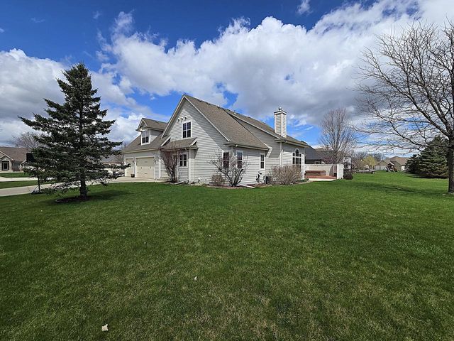 9729 W Prairie Grass WAY, Franklin, WI 53132