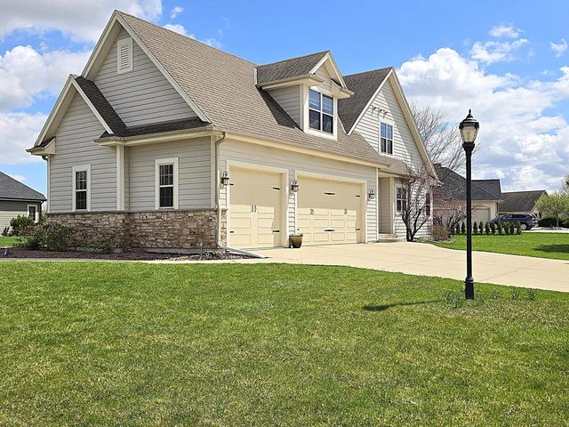 9729 W Prairie Grass WAY, Franklin, WI 53132