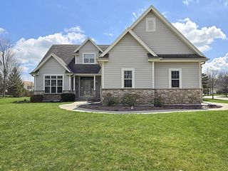 9729 W Prairie Grass WAY, Franklin, WI 53132