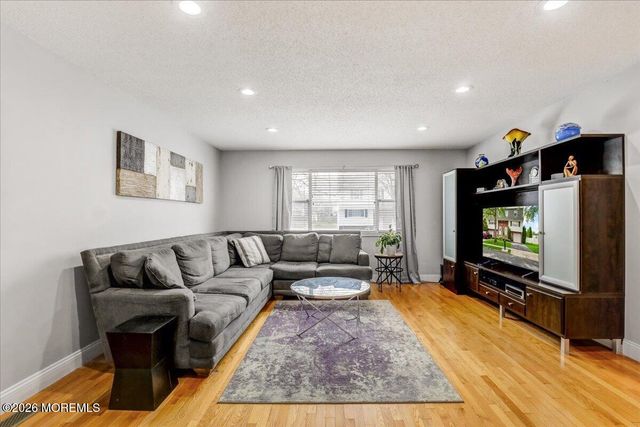 30 Dortmunder Drive, Manalapan, NJ 07726