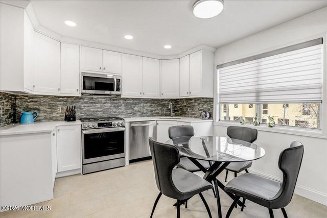 30 Dortmunder Drive, Manalapan, NJ 07726