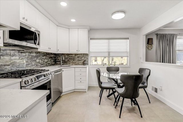 30 Dortmunder Drive, Manalapan, NJ 07726