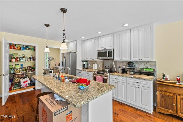 194 East Ridges Drive, Chuckey, TN 37641