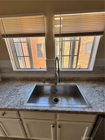 1046 S Citrus Avenue, Los Angeles, CA 90019