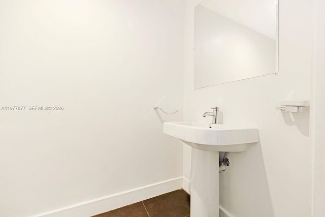 1040 Biscayne Blvd 4208, Miami, FL 33132