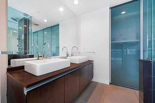 1040 Biscayne Blvd 4208, Miami, FL 33132