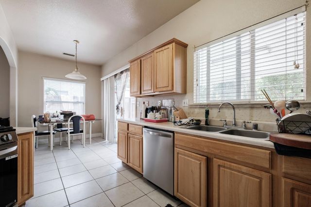 7250 Radha Dr, Sacramento, CA 95828