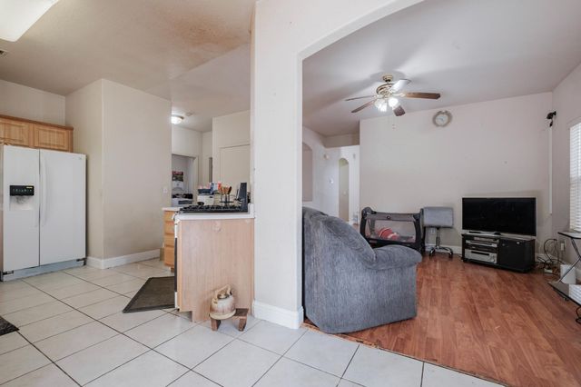 7250 Radha Dr, Sacramento, CA 95828