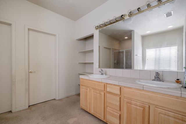 7250 Radha Dr, Sacramento, CA 95828