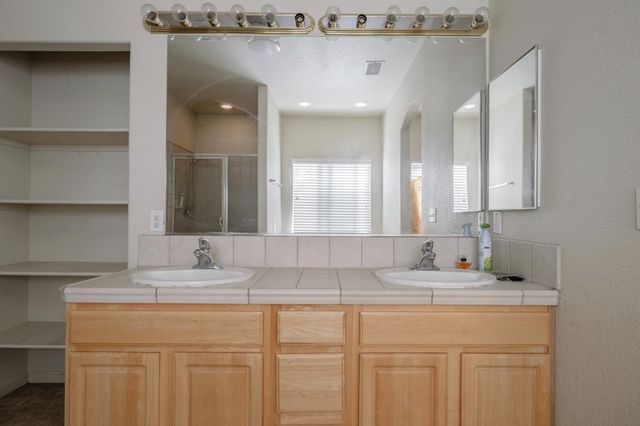 7250 Radha Dr, Sacramento, CA 95828