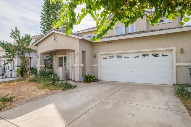 7250 Radha Dr, Sacramento, CA 95828