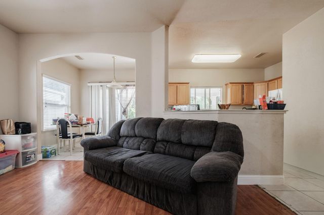 7250 Radha Dr, Sacramento, CA 95828