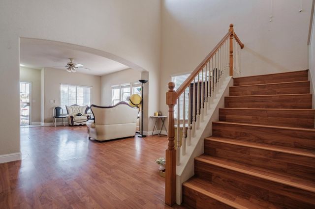 7250 Radha Dr, Sacramento, CA 95828