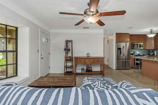 2600 56TH LANE N, St Petersburg, FL 33710