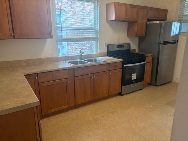 5904 N Fairfield Avenue 2, Chicago, IL 60659