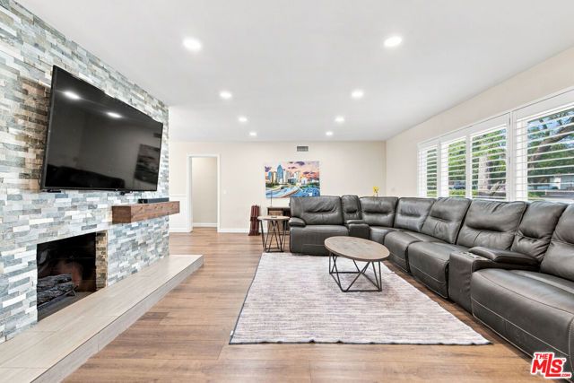 1873 Rosemount Avenue, Claremont, CA 91711