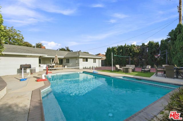 1873 Rosemount Avenue, Claremont, CA 91711