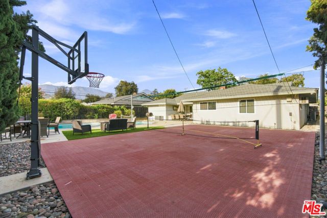 1873 Rosemount Avenue, Claremont, CA 91711