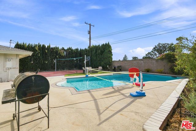 1873 Rosemount Avenue, Claremont, CA 91711