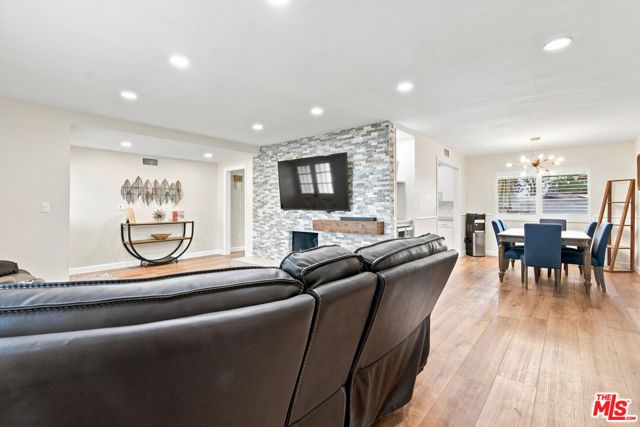 1873 Rosemount Avenue, Claremont, CA 91711