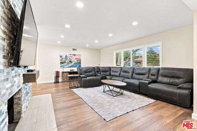 1873 Rosemount Avenue, Claremont, CA 91711