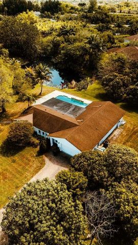 11030 SW 42nd Court, Davie, FL 33328