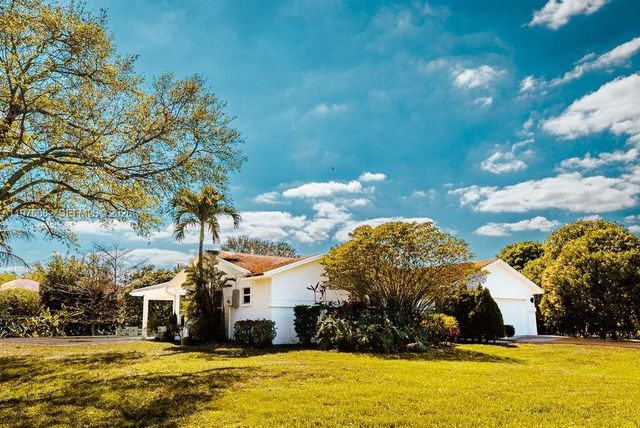 11030 SW 42nd Court, Davie, FL 33328