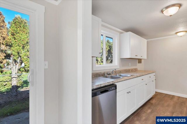 204 S 3Rd St, Carlton, OR 97111