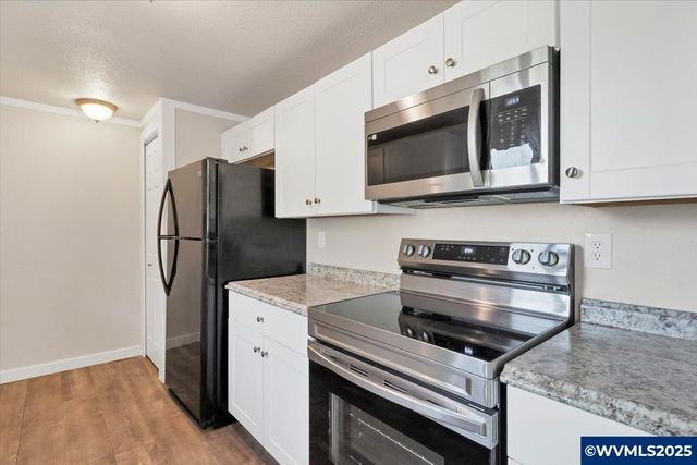 204 S 3Rd St, Carlton, OR 97111