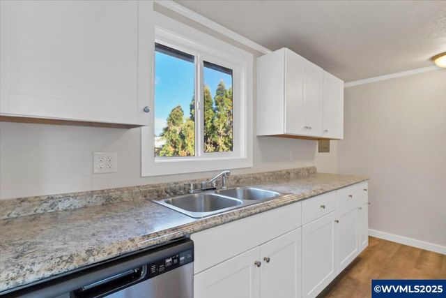 204 S 3Rd St, Carlton, OR 97111